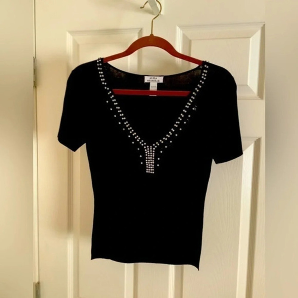 ALIZA MICHELLE~SEMI CROPPED BLACK BLOUSE~DEEP V~W FAUX DIAMONDS~SMALL